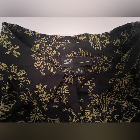 AGB  LARGE  SHEER  BLACK AND LIME GREEN PRINTED BLOUSE. LONG SLEEVES - Picture 6 of 11